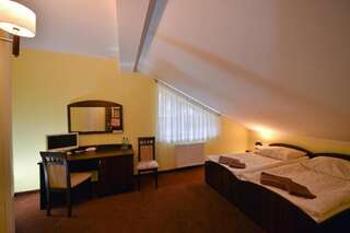 Отели типа «постель и завтрак» Villa Leśne Ustronie Lubiszewo Двухместный номер с 2 отдельными кроватями-10