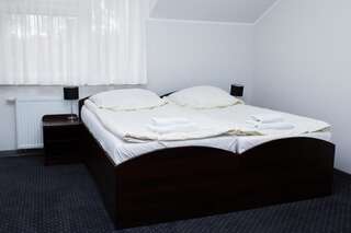 Отели типа «постель и завтрак» Villa Leśne Ustronie Lubiszewo Двухместный номер с 2 отдельными кроватями-15